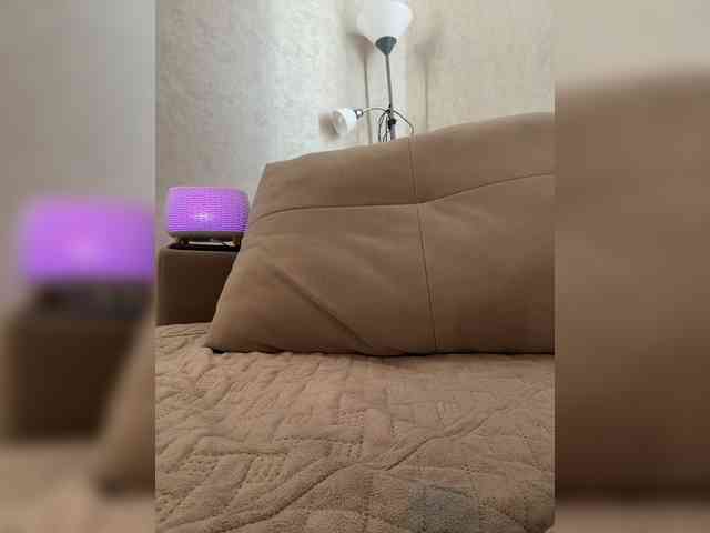 LedyMiya's chat room
