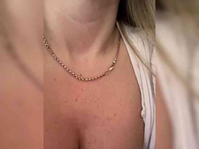 _IBlondy_'s chat room