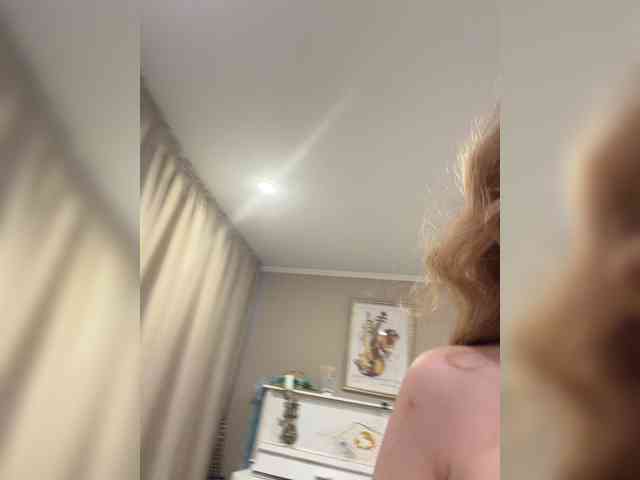Milf_Zabava's chat room