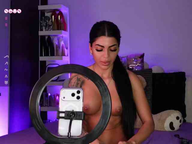 AngelaMyst's chat room