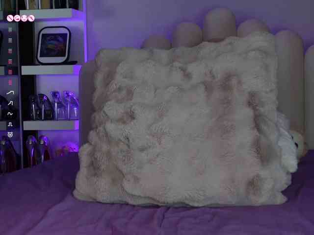 AngelaMyst's chat room