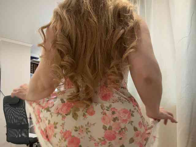 Milf_Zabava's chat room