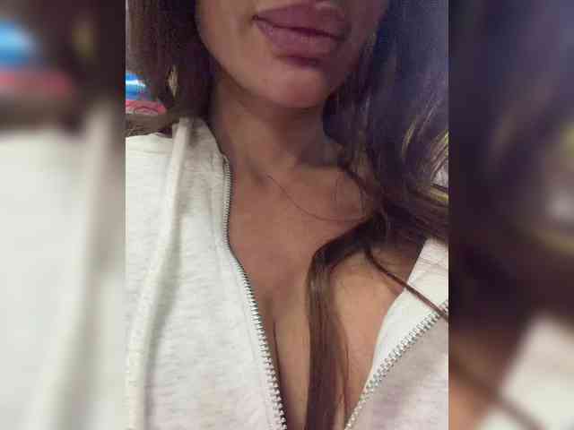 OrgazMia's chat room