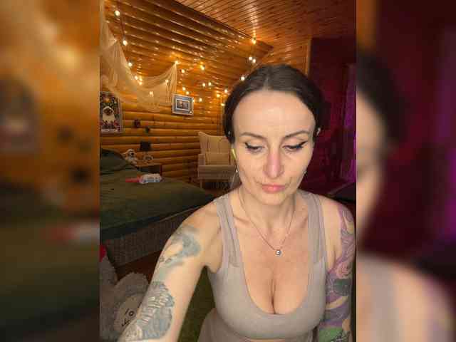 _AnnaMaria_'s chat room