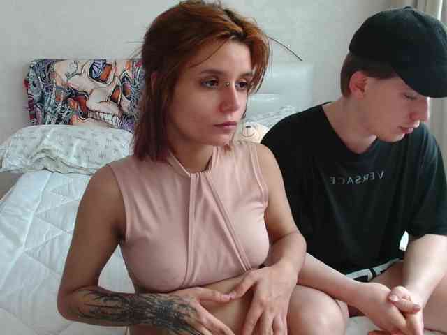 TheSluttyFox's chat room