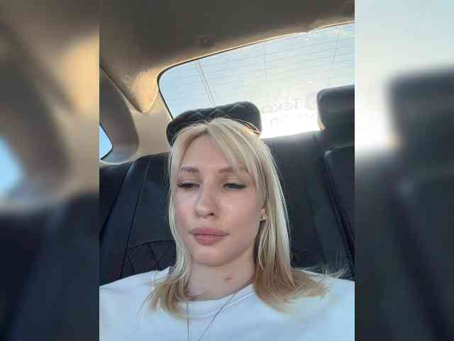 Cristi-Candy's chat room