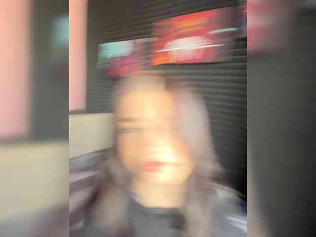 StrawberryGirl-'s chat room