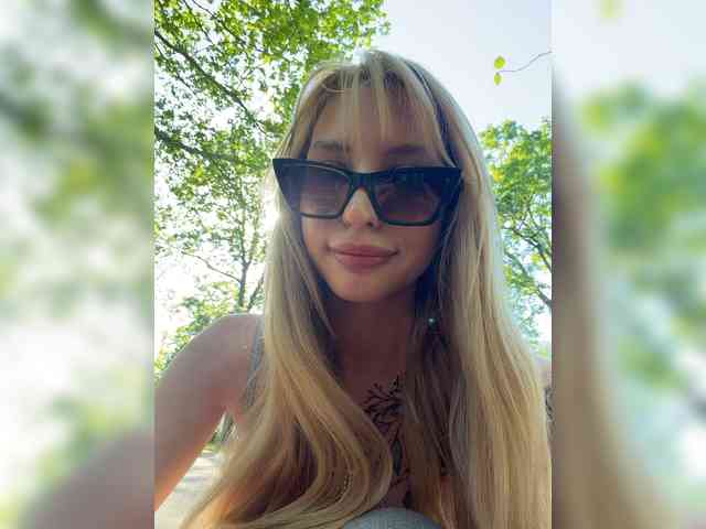 Cristi-Candy's chat room