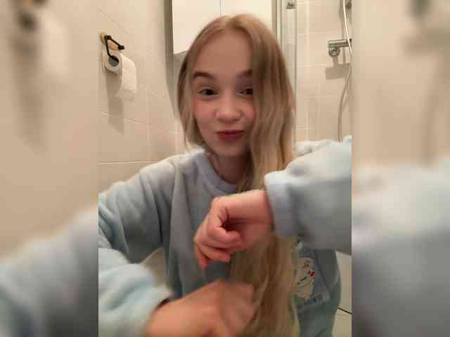 MimiMila's chat room