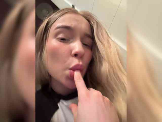 MimiMila's chat room