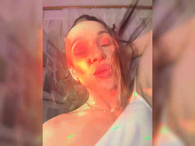 VIP17CoupleDream's chat room