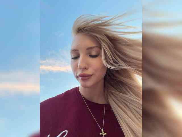 Cristi-Candy's chat room