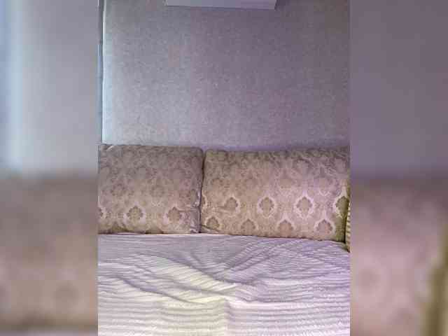 -ALLSAINT-'s chat room