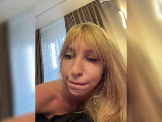 Cristi-Candy's chat room