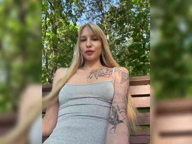 Cristi-Candy's chat room