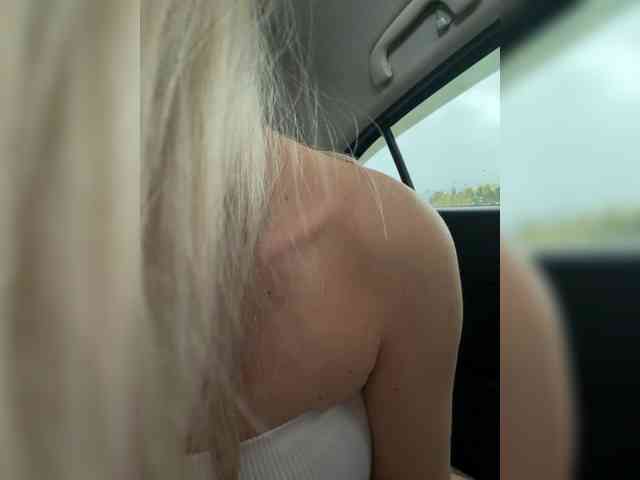 -Lovensesgirl-'s chat room