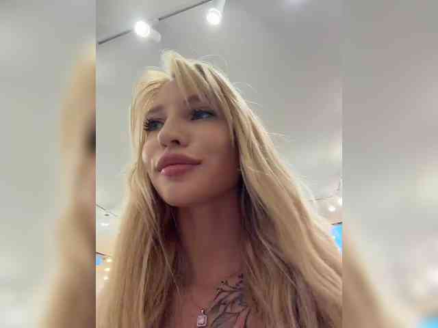 Cristi-Candy's chat room