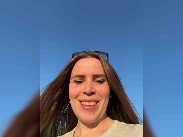 LolaSexxx's chat room