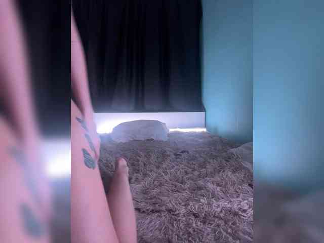 lunapairs's chat room