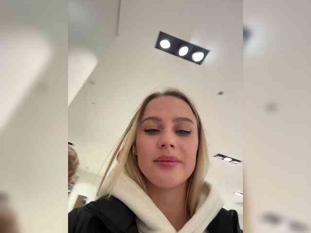 _Katrinka_'s chat room