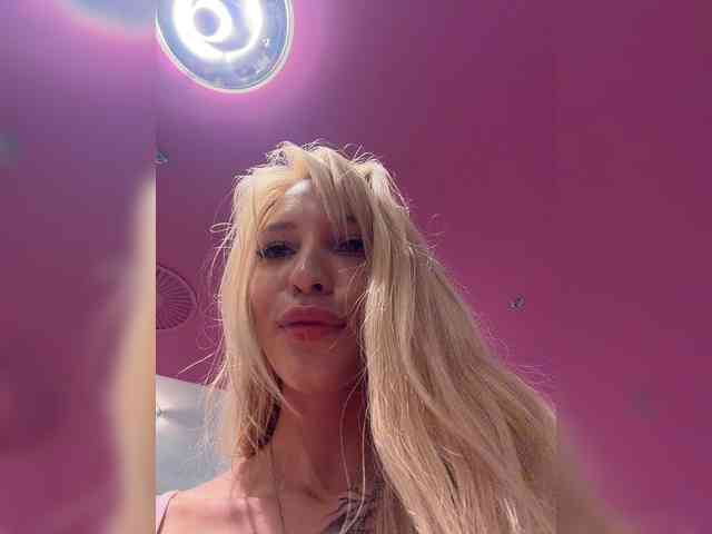 Cristi-Candy's chat room
