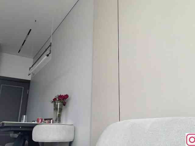 diffgirls1-1's chat room