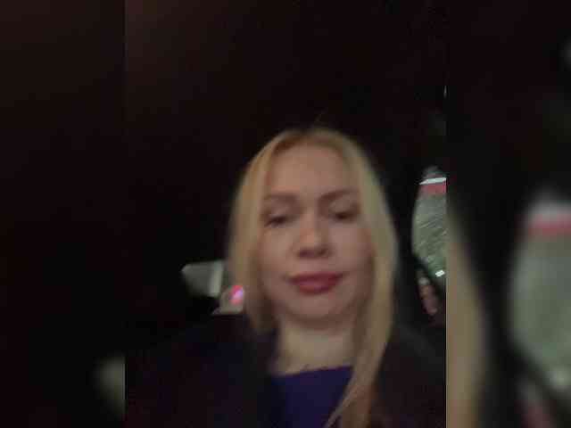 MirandaNow's chat room