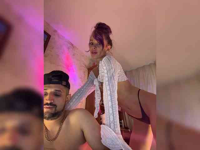 VIP17CoupleDream's chat room