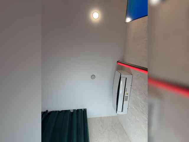 _Ellidi_'s chat room