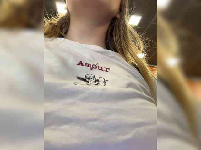 -Angel-Ali-'s chat room