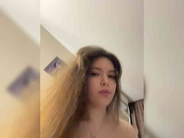 YourLadyyy's chat room