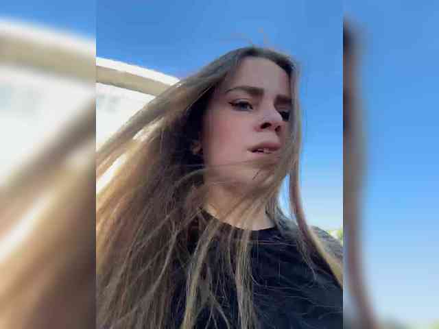 LolaSexxx's chat room