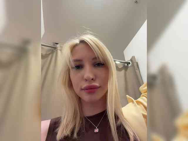 Cristi-Candy's chat room