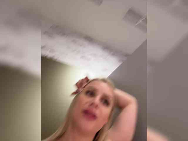 _Katrinka_'s chat room