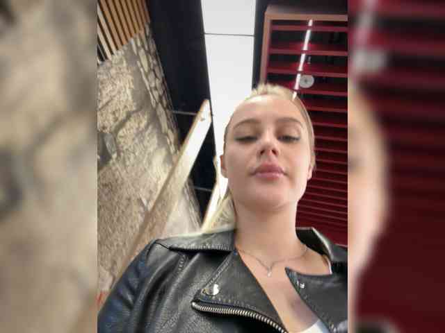 _Katrinka_'s chat room