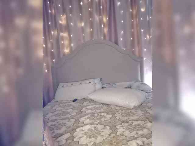 Her-Girl's chat room