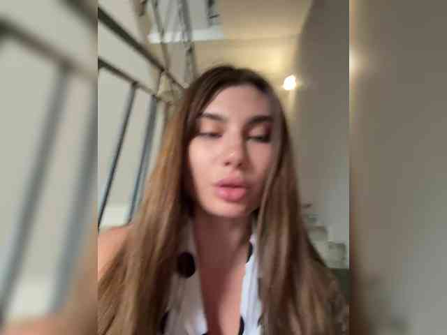 -EmilyBaby-'s chat room