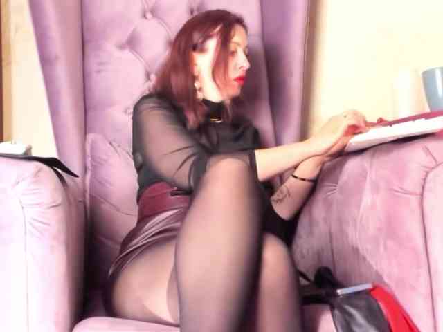LadyLeather's chat room