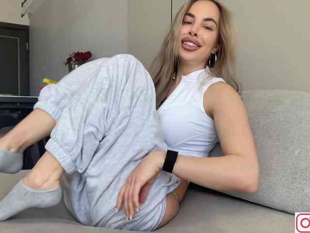 diffgirls1-1's chat room