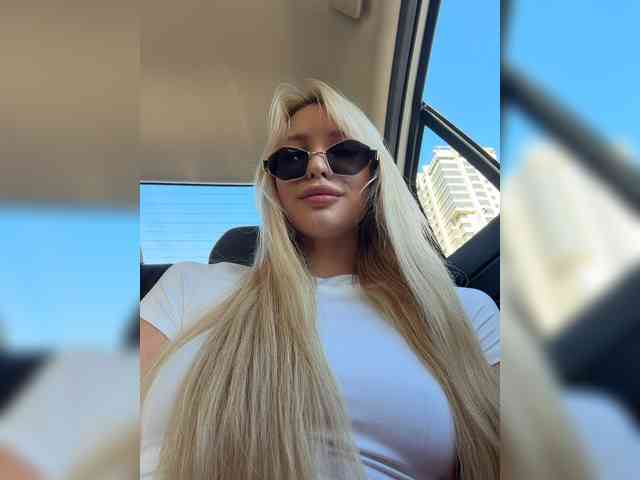Cristi-Candy's chat room