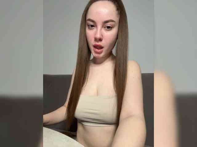 -Valeria-'s chat room