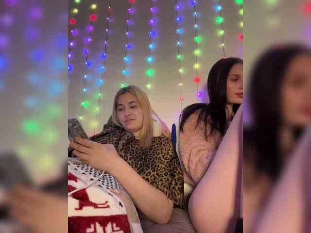 -Zoe-Love-'s chat room
