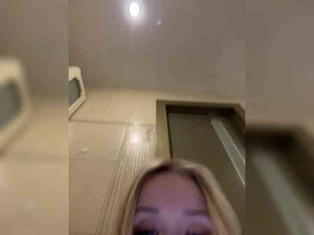 -Riviera-'s chat room