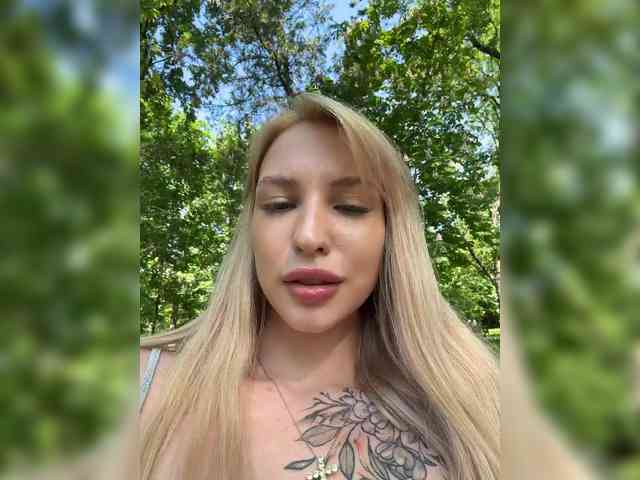 Cristi-Candy's chat room