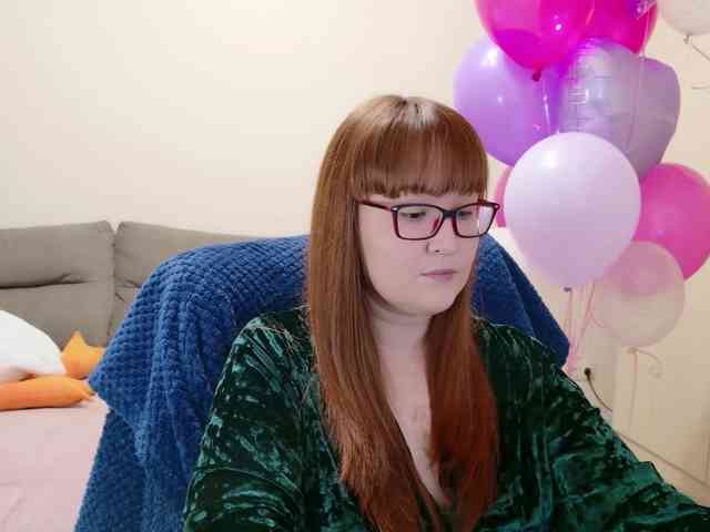 QueenFoxyLiza's chat room