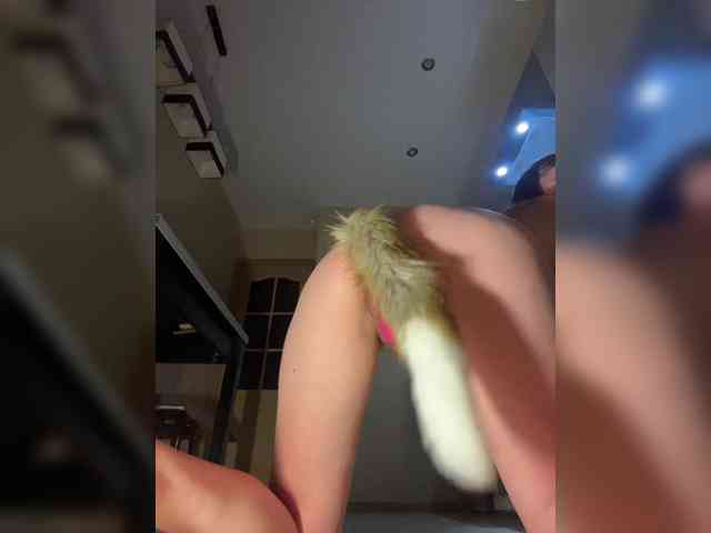 LolaSexxx's chat room