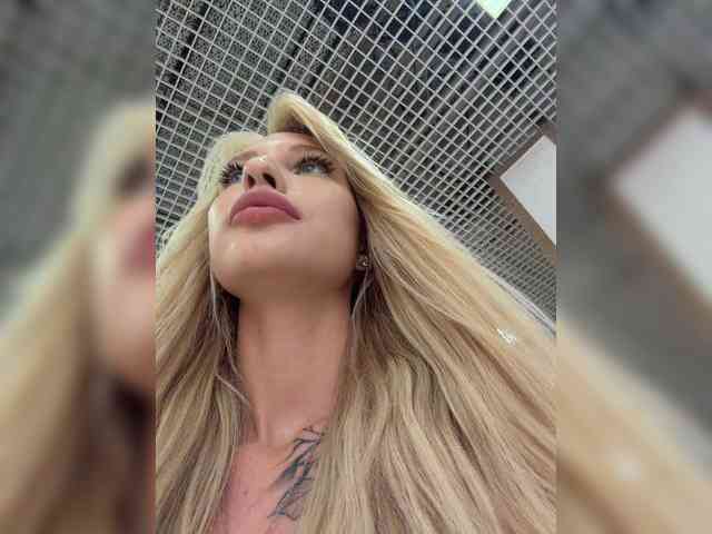 Cristi-Candy's chat room
