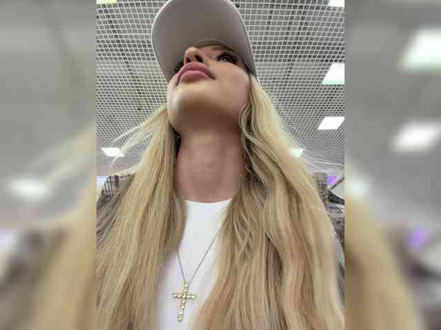 Cristi-Candy's chat room