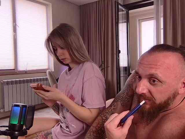 NIKI7377's chat room