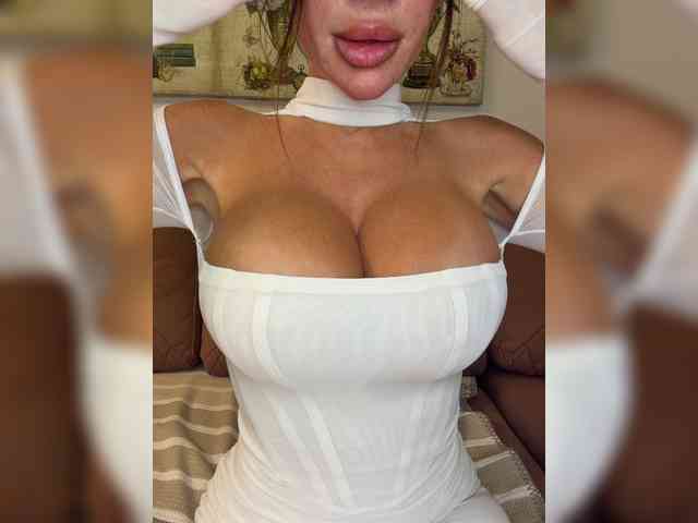 OrgazMia's chat room